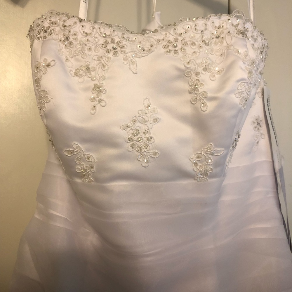 Never worn!!! Make an offer!